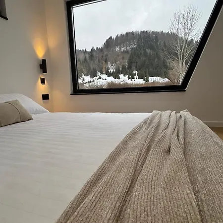 Frame Alpesi faház *